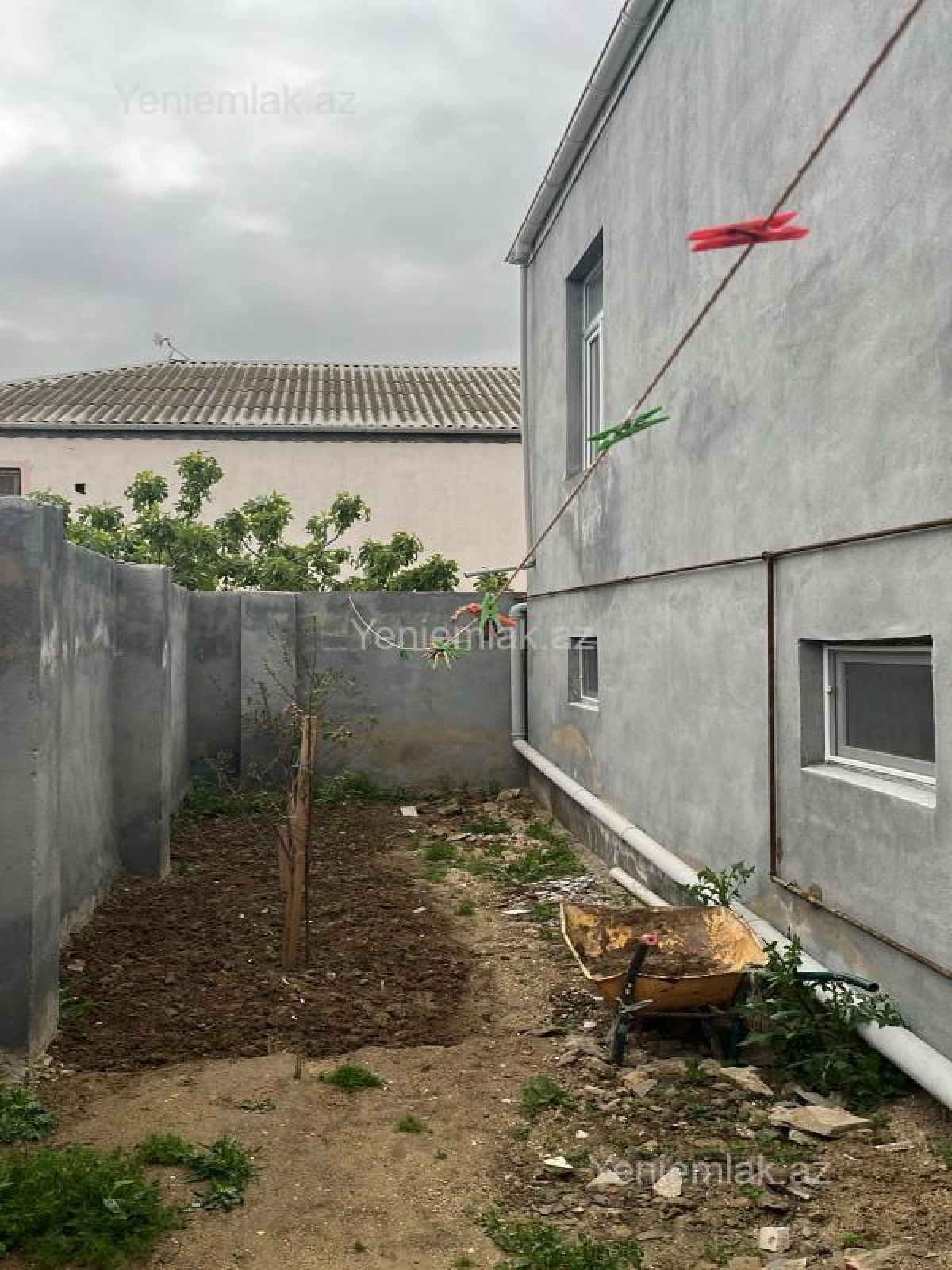 Satılır 4 otaqlı həyət evi 160 m²