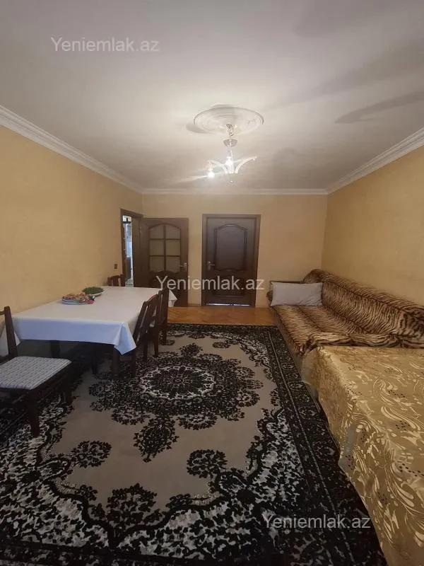 Satılır 3 otaqlı köhnə tikili 77 m²