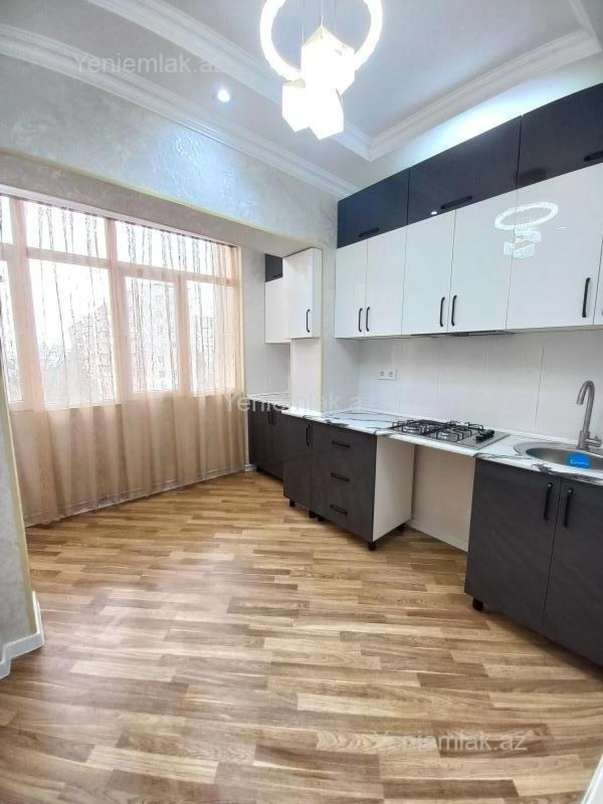 Satılır 1 otaqlı köhnə tikili 45 m²