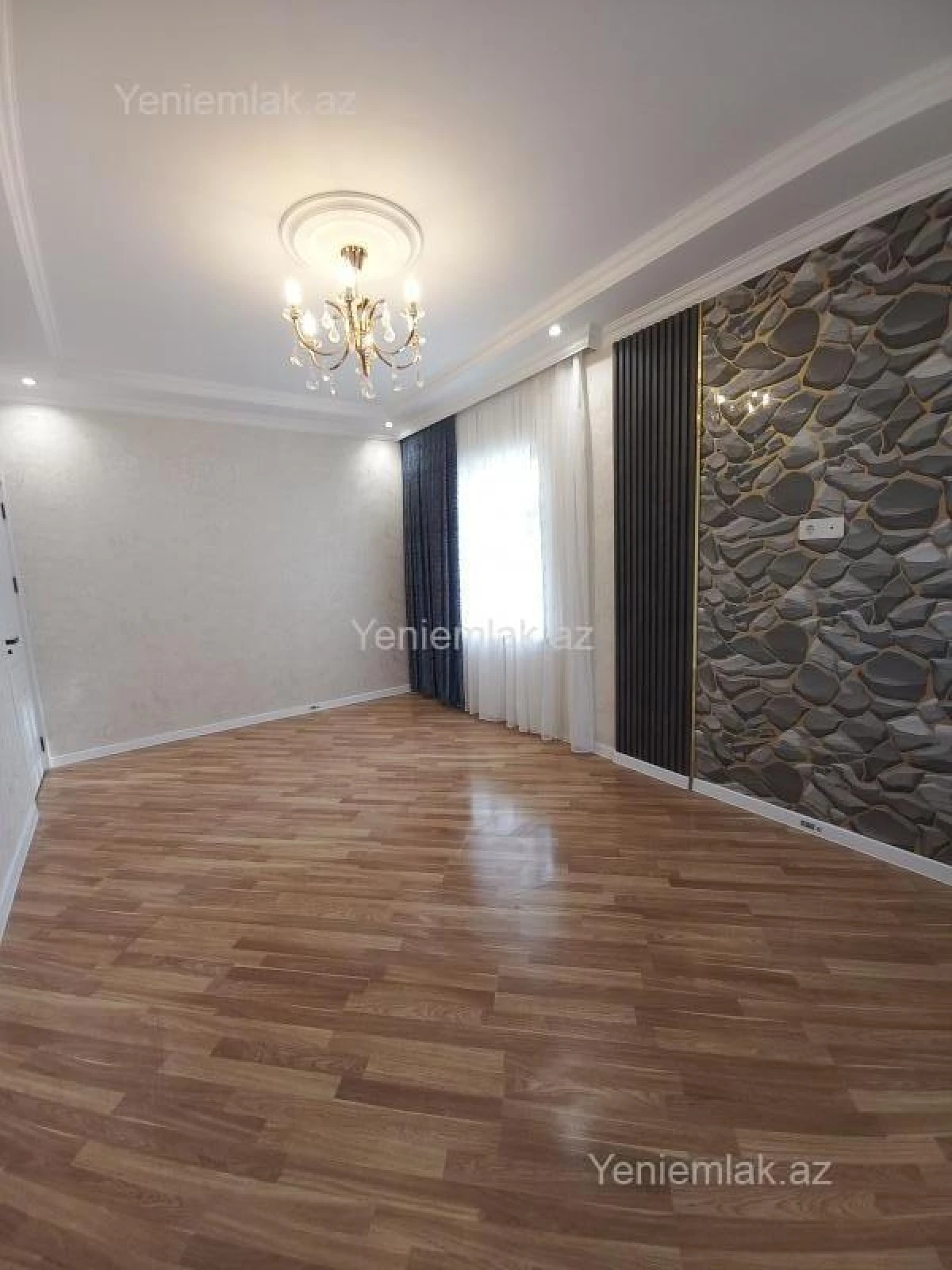 Satılır 1 otaqlı köhnə tikili 45 m²