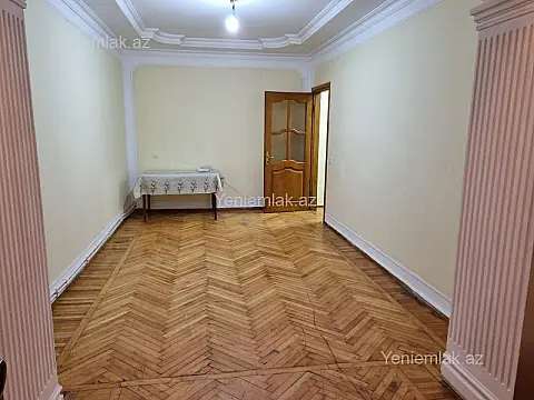 Satılır 3 otaqlı köhnə tikili 80 m²