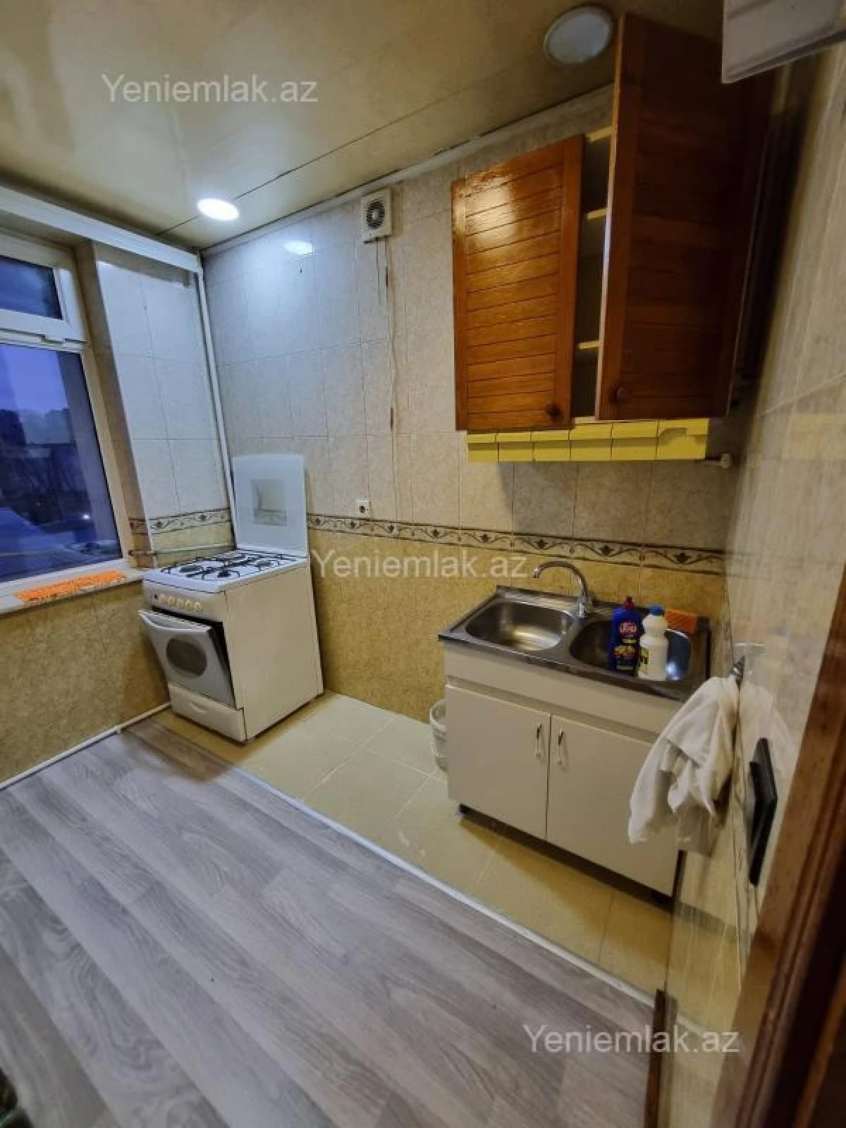 Satılır 3 otaqlı köhnə tikili 80 m²
