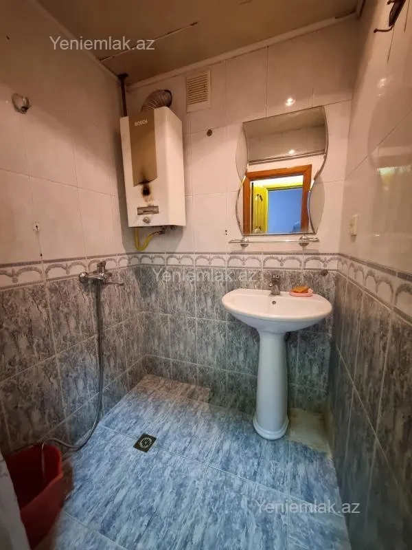 Satılır 3 otaqlı köhnə tikili 80 m²