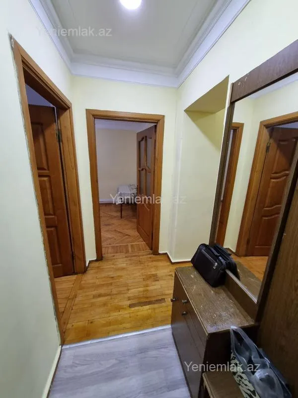 Satılır 3 otaqlı köhnə tikili 80 m²