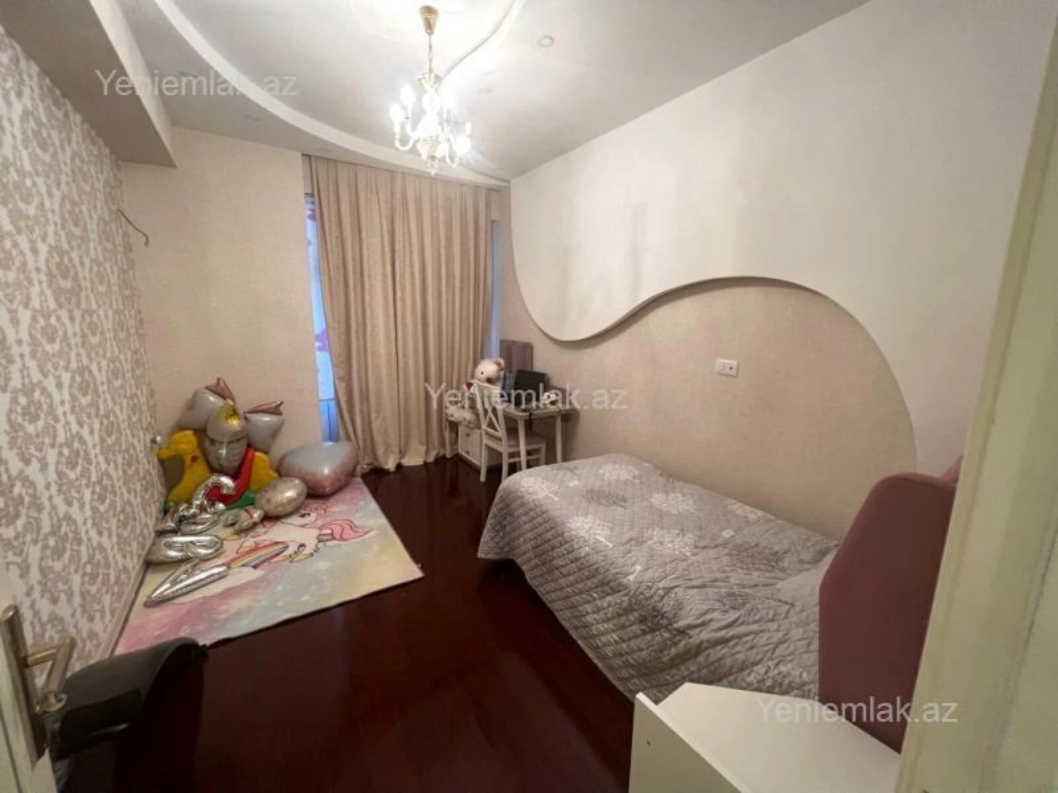 Satılır 4 otaqlı yeni tikili 220 m²