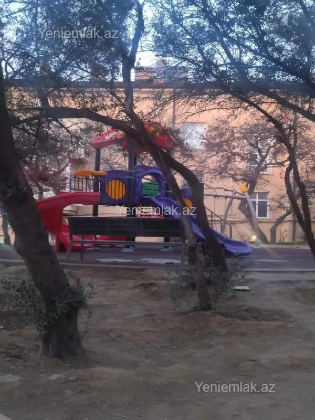 Satılır 2 otaqlı köhnə tikili 65 m²