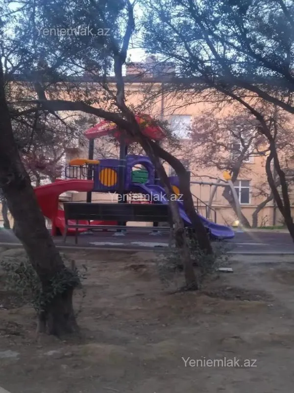 Satılır 2 otaqlı köhnə tikili 65 m²