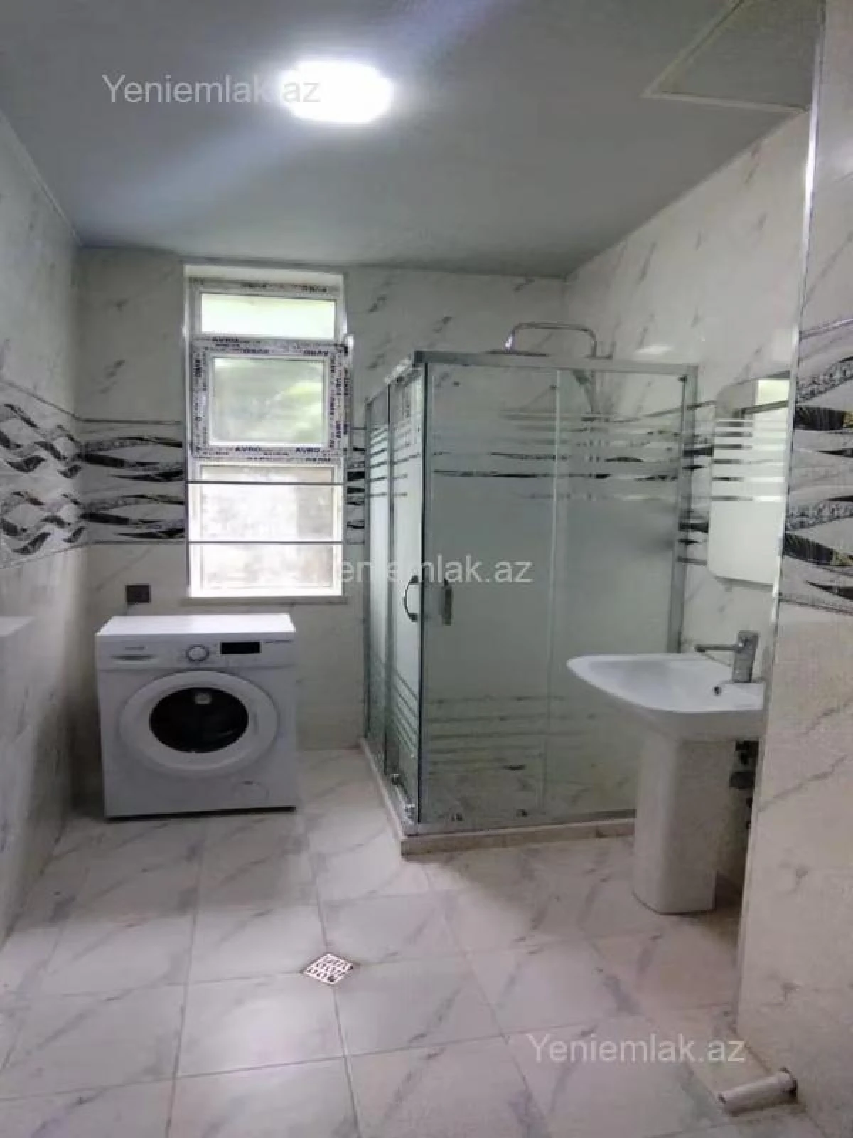 Satılır 2 otaqlı köhnə tikili 65 m²