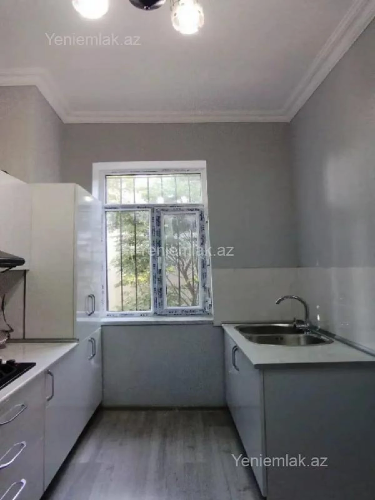 Satılır 2 otaqlı köhnə tikili 65 m²
