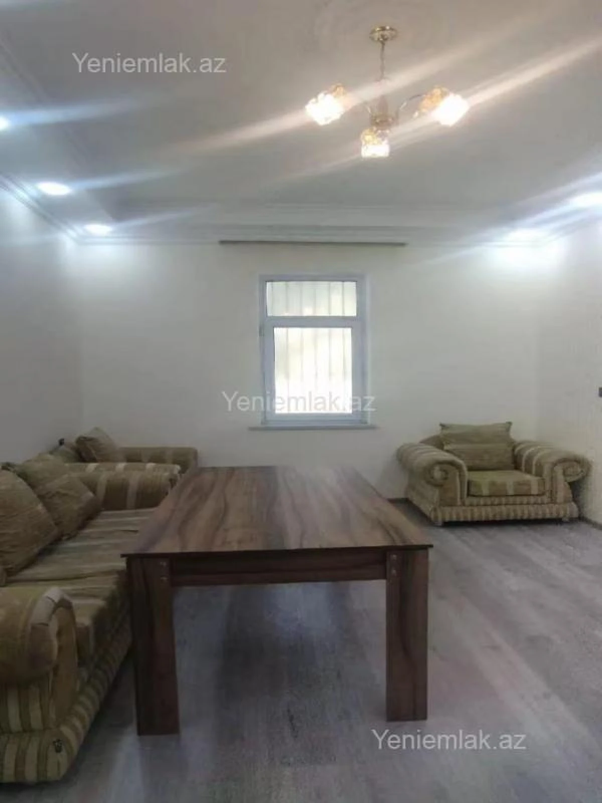 Satılır 2 otaqlı köhnə tikili 65 m²
