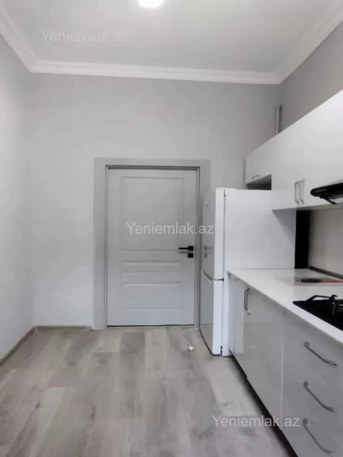 Satılır 2 otaqlı köhnə tikili 65 m²