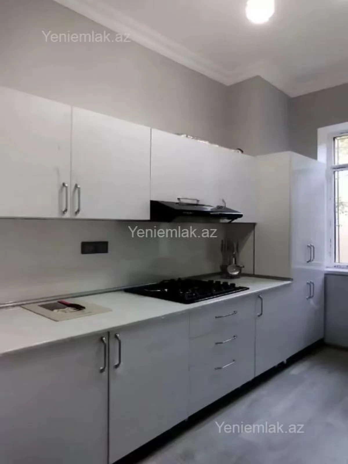 Satılır 2 otaqlı köhnə tikili 65 m²