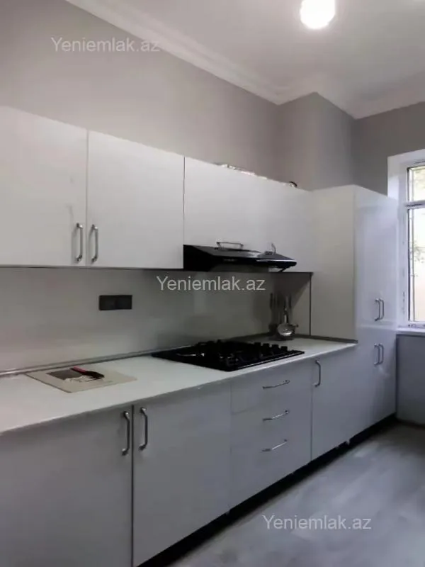 Satılır 2 otaqlı köhnə tikili 65 m²