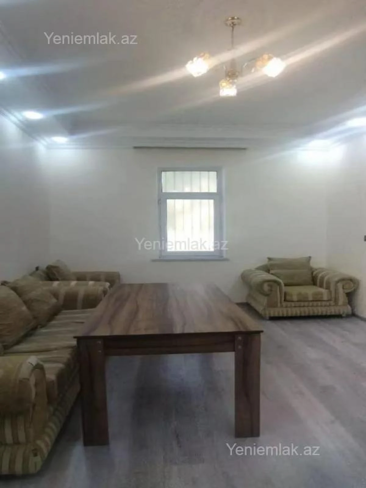 Satılır 2 otaqlı köhnə tikili 65 m²