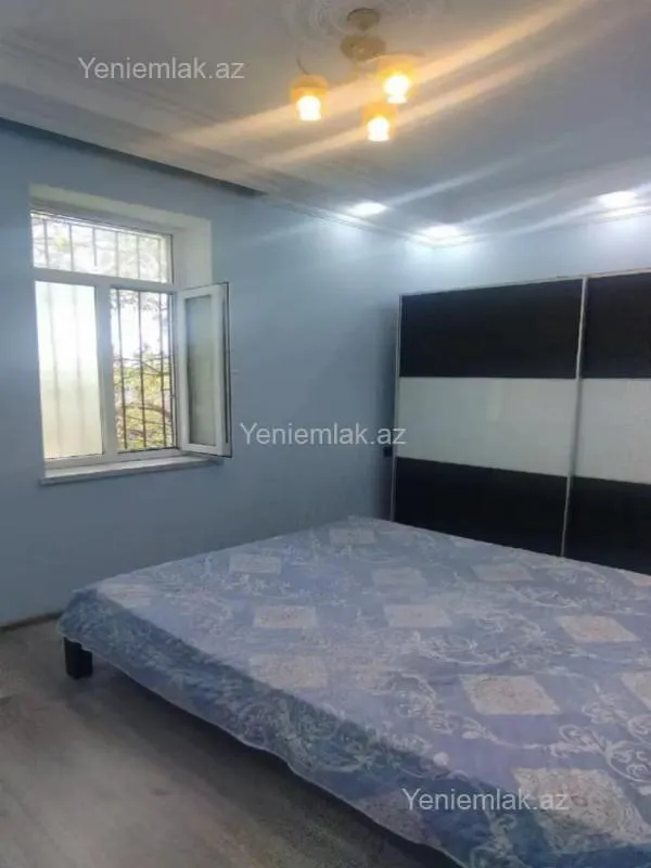 Satılır 2 otaqlı köhnə tikili 65 m²