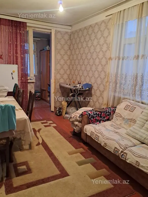 Satılır 1 otaqlı köhnə tikili 35 m²