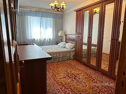 Satılır 4 otaqlı köhnə tikili 105 m²
