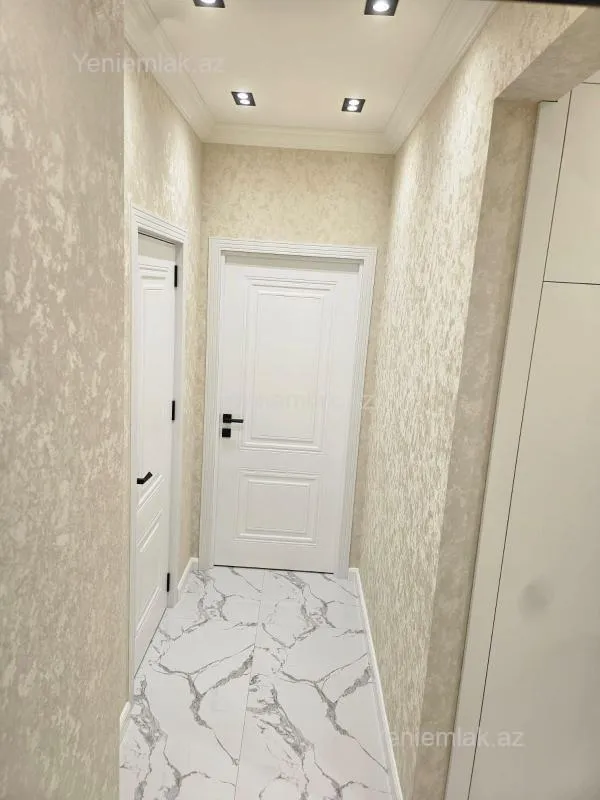 Satılır 2 otaqlı köhnə tikili 55 m²