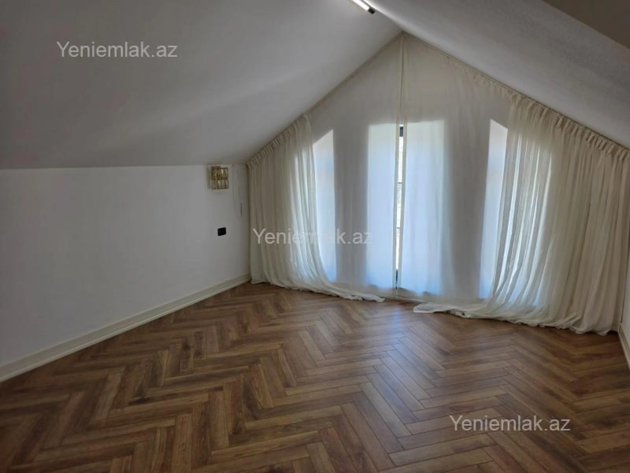 Satılır 6 otaqlı həyət evi 520 m²