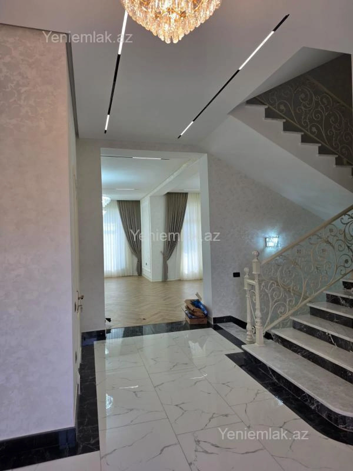 Satılır 6 otaqlı həyət evi 520 m²