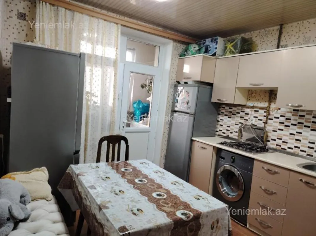Satılır 3 otaqlı köhnə tikili 80 m²