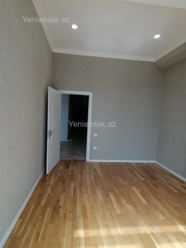 Satılır 4 otaqlı yeni tikili 150 m²