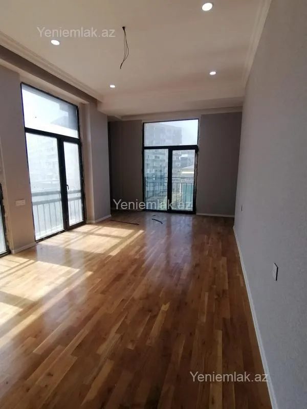 Satılır 4 otaqlı yeni tikili 150 m²