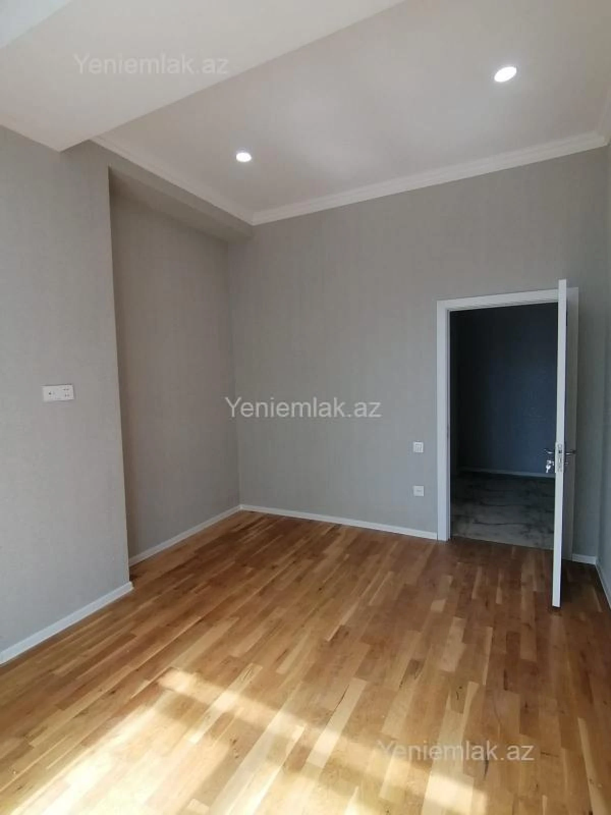 Satılır 4 otaqlı yeni tikili 150 m²