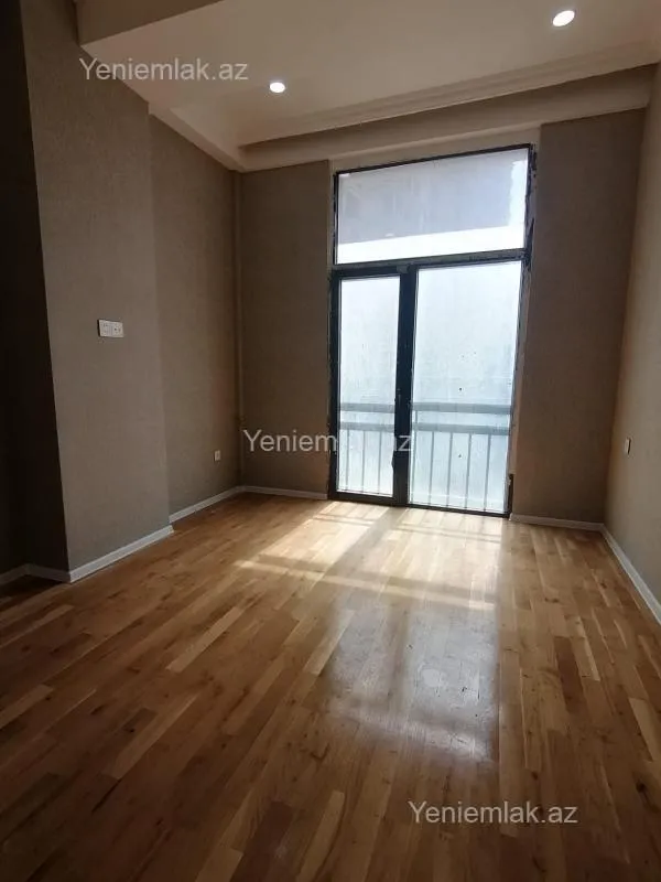 Satılır 4 otaqlı yeni tikili 150 m²