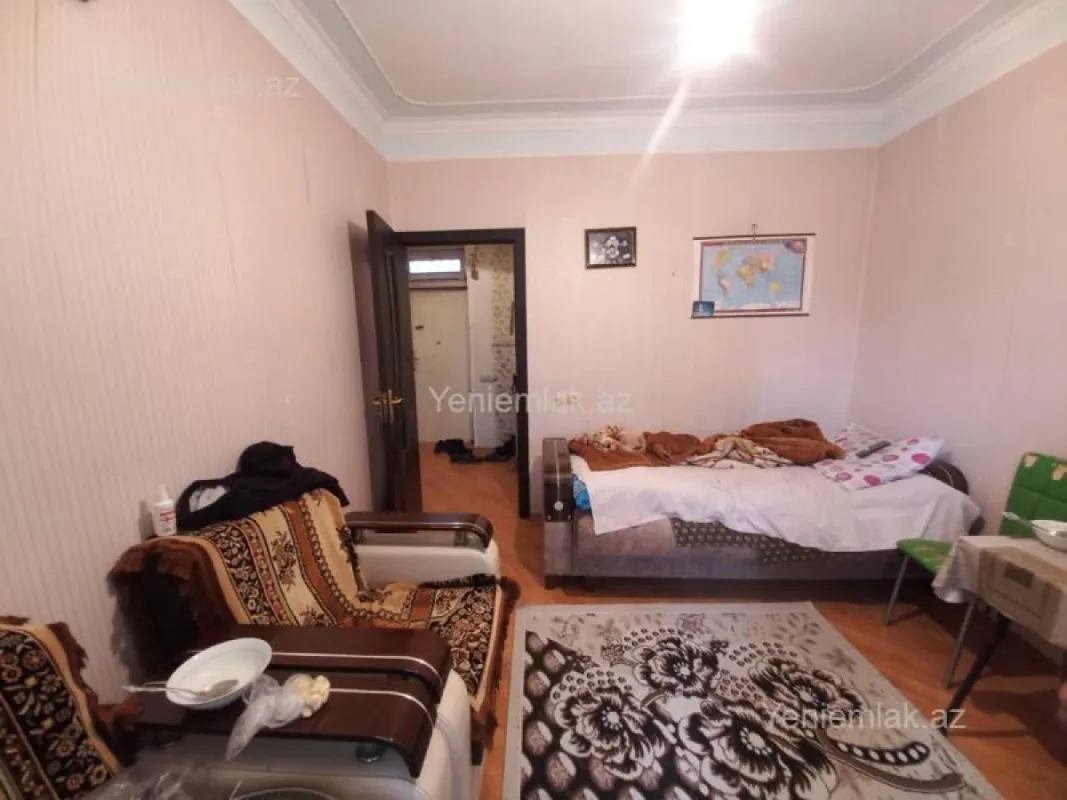 Satılır 1 otaqlı köhnə tikili 30 m²
