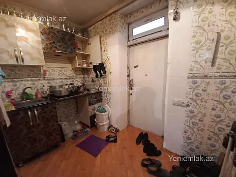 Satılır 1 otaqlı köhnə tikili 30 m²