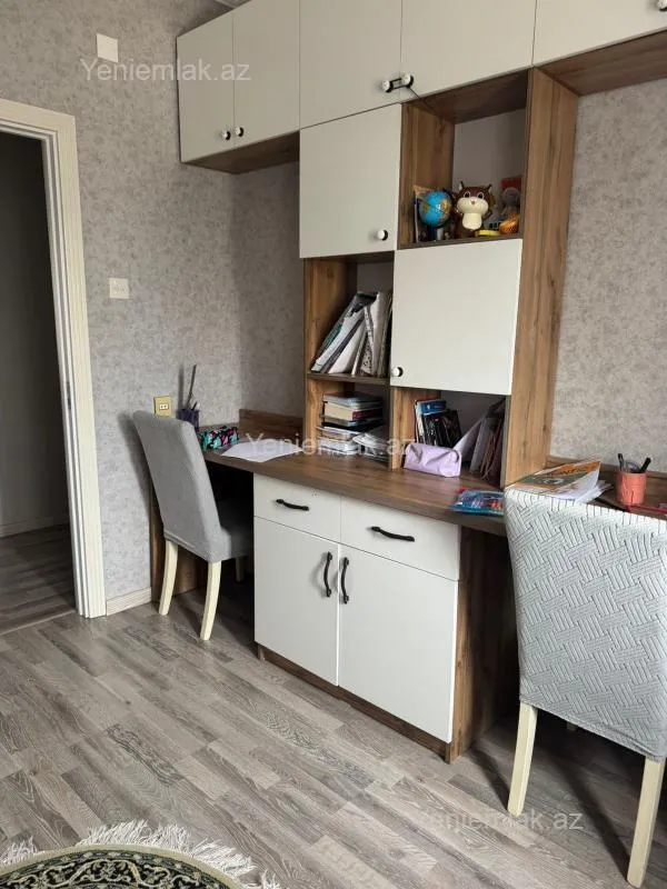 Satılır 3 otaqlı köhnə tikili 75 m²