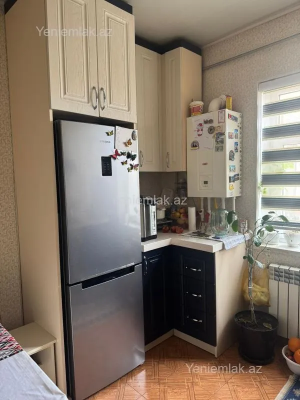 Satılır 3 otaqlı köhnə tikili 75 m²