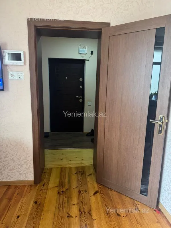 Satılır 3 otaqlı köhnə tikili 75 m²