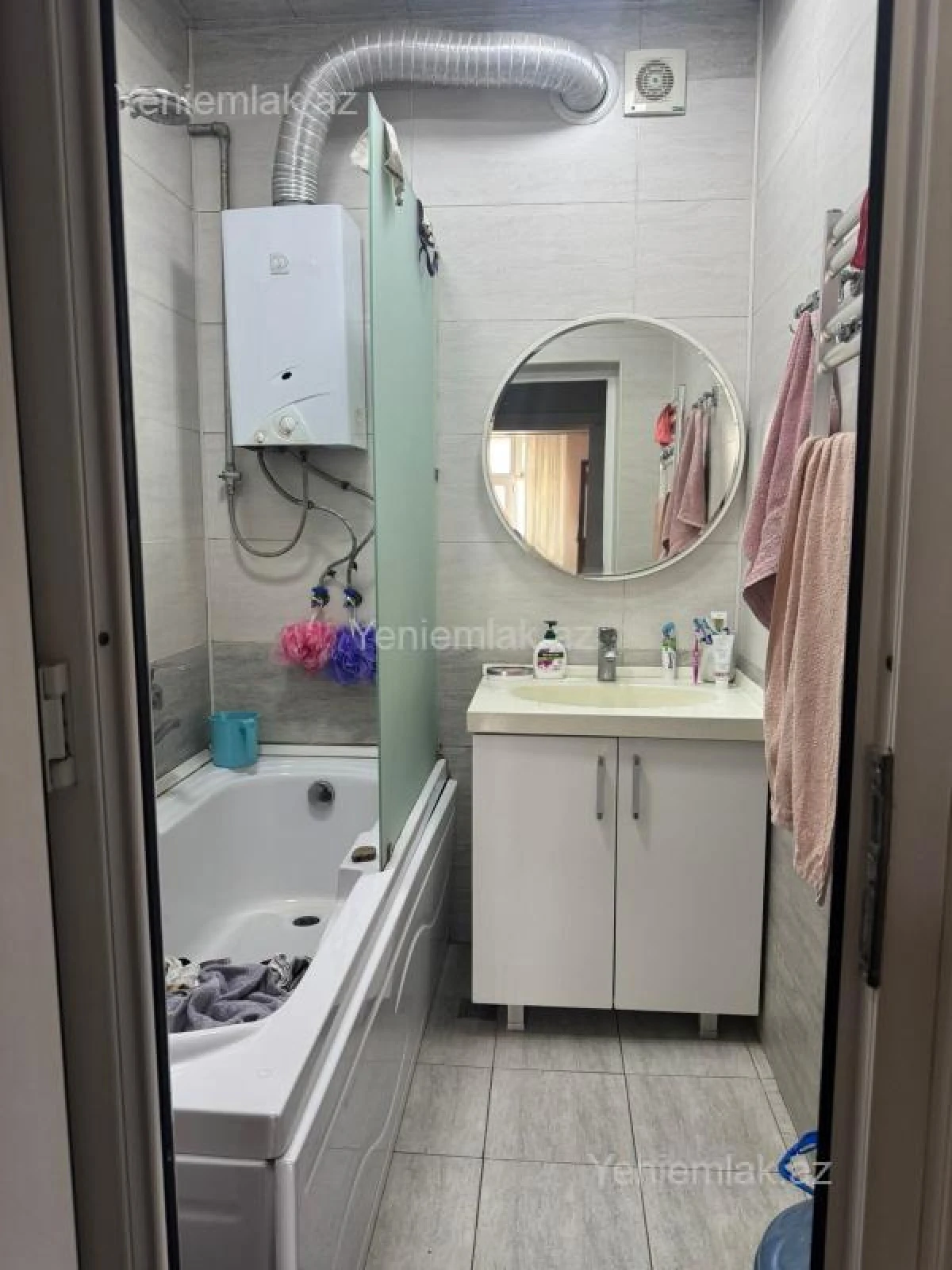 Satılır 3 otaqlı köhnə tikili 75 m²