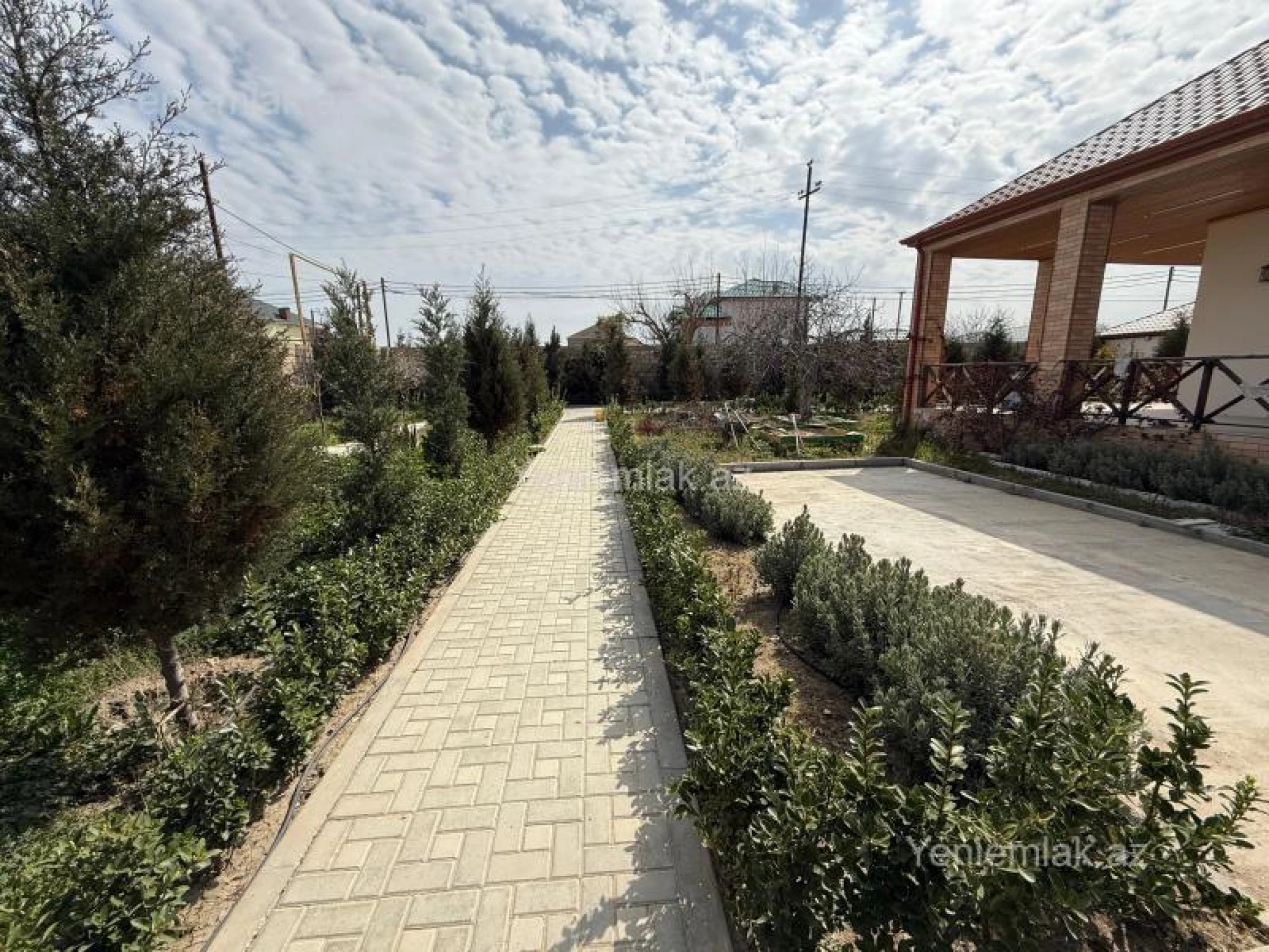 Satılır 4 otaqlı həyət evi 130 m²