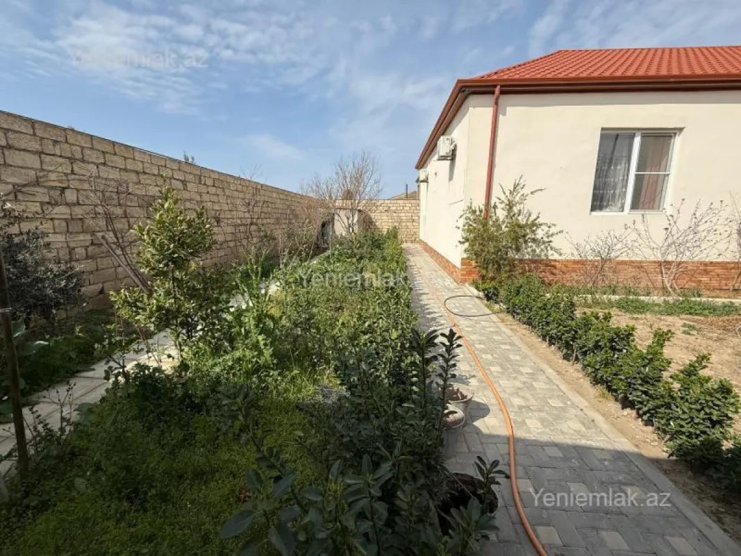 Satılır 4 otaqlı həyət evi 130 m²