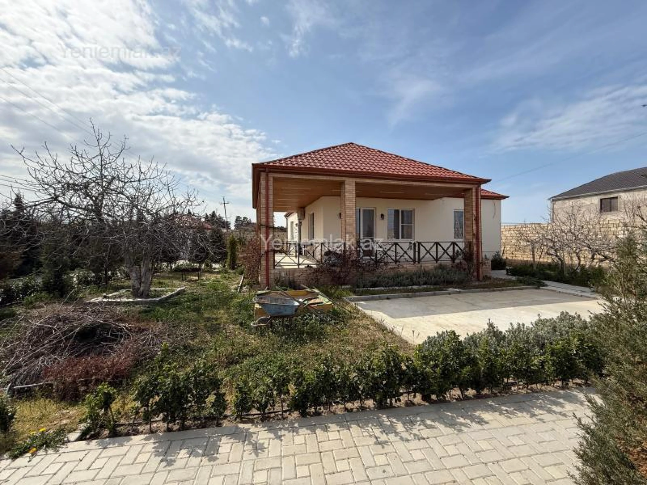Satılır 4 otaqlı həyət evi 130 m²