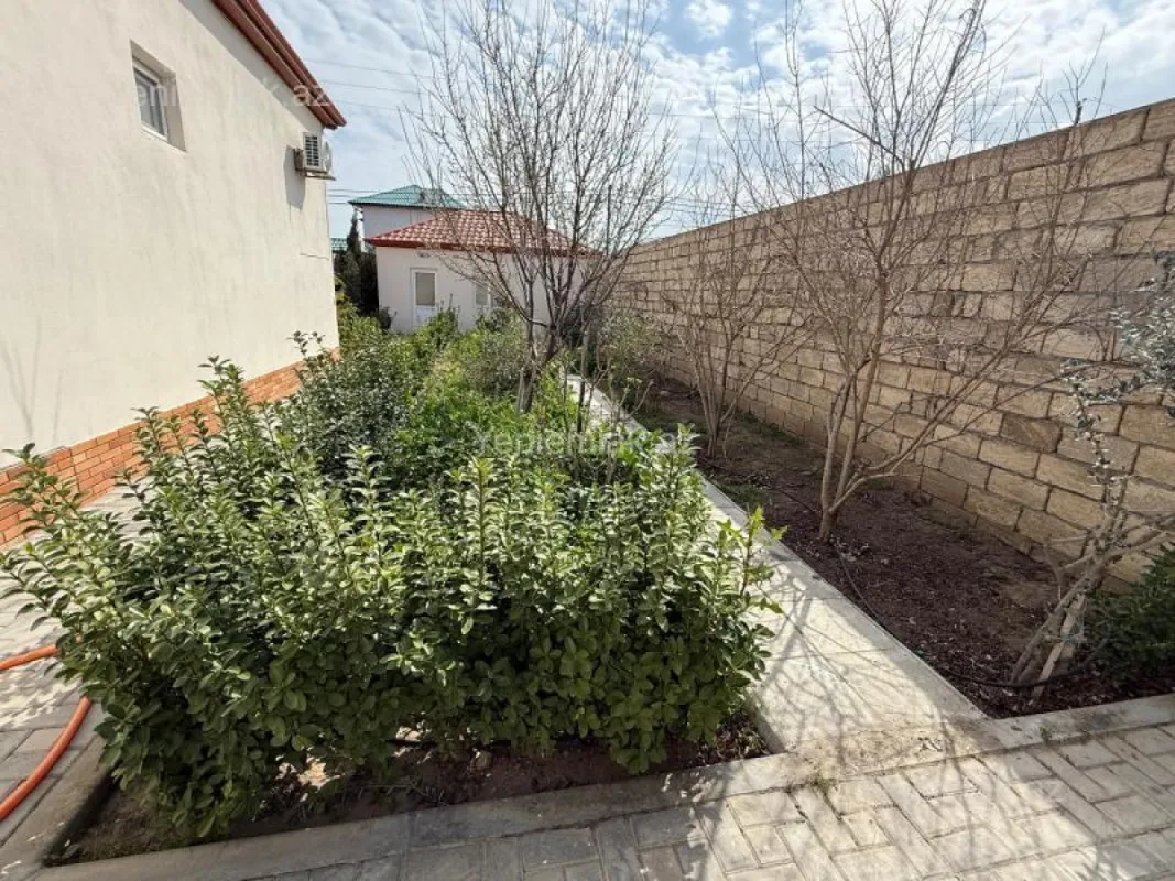 Satılır 4 otaqlı həyət evi 130 m²