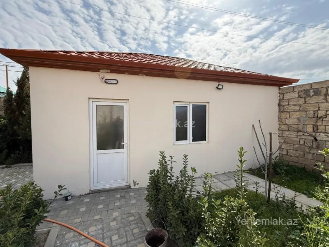 Satılır 4 otaqlı həyət evi 130 m²