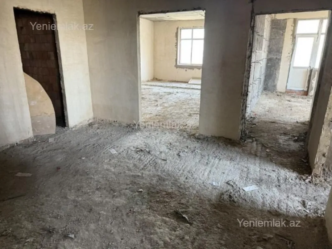 Satılır 4 otaqlı yeni tikili 200 m²