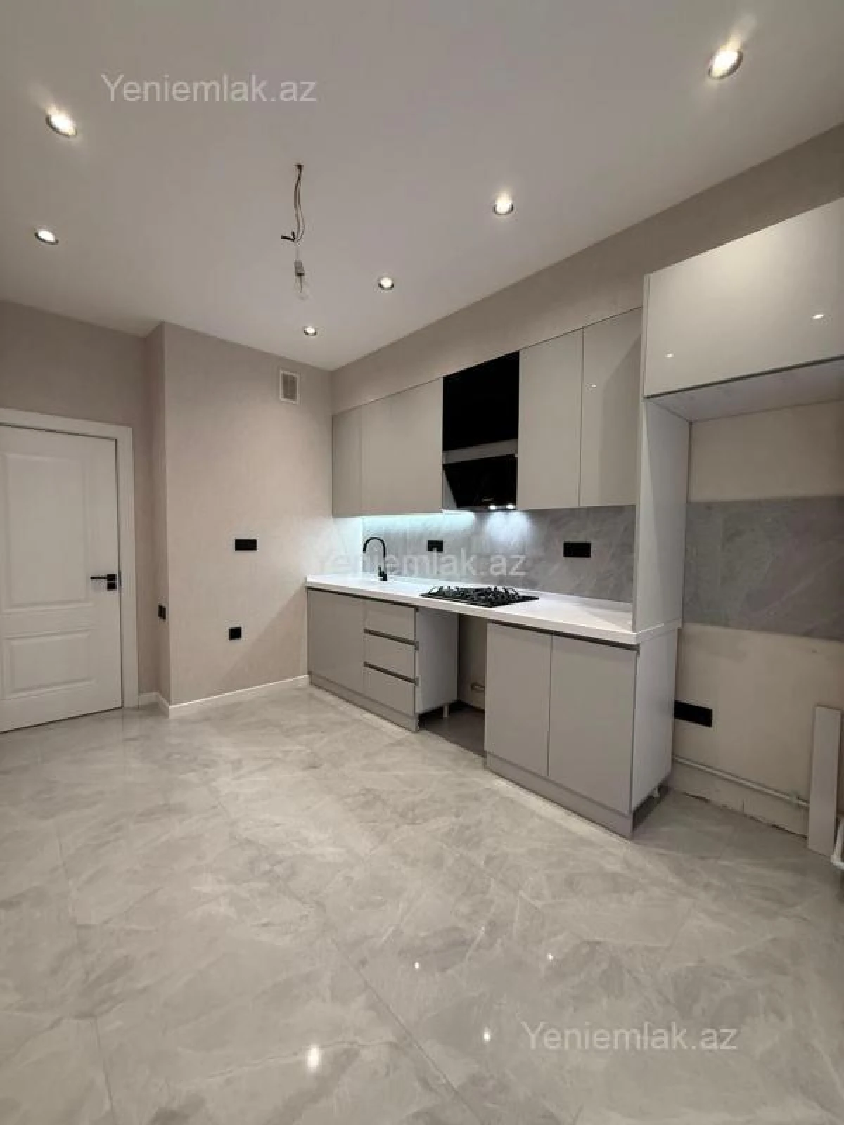 Satılır 3 otaqlı yeni tikili 105 m²