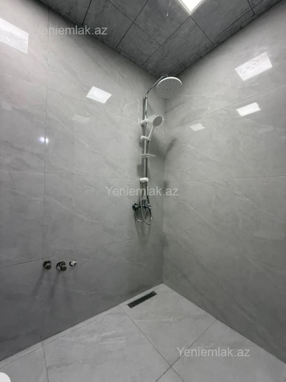 Satılır 1 otaqlı köhnə tikili 20 m²