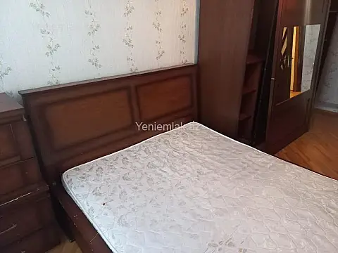 Satılır 3 otaqlı köhnə tikili 85 m²