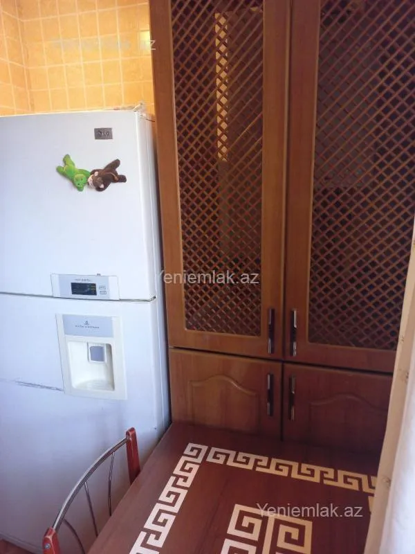 Satılır 3 otaqlı köhnə tikili 85 m²