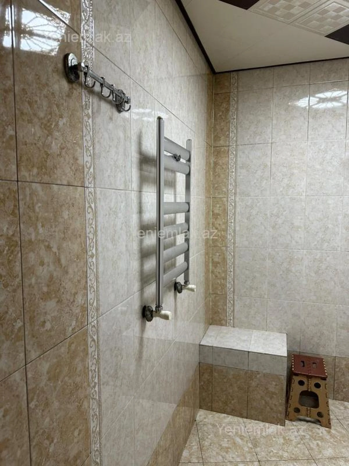 Satılır 6 otaqlı həyət evi 252 m²