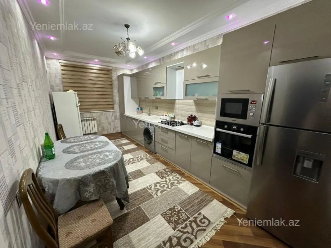 Satılır 6 otaqlı həyət evi 252 m²