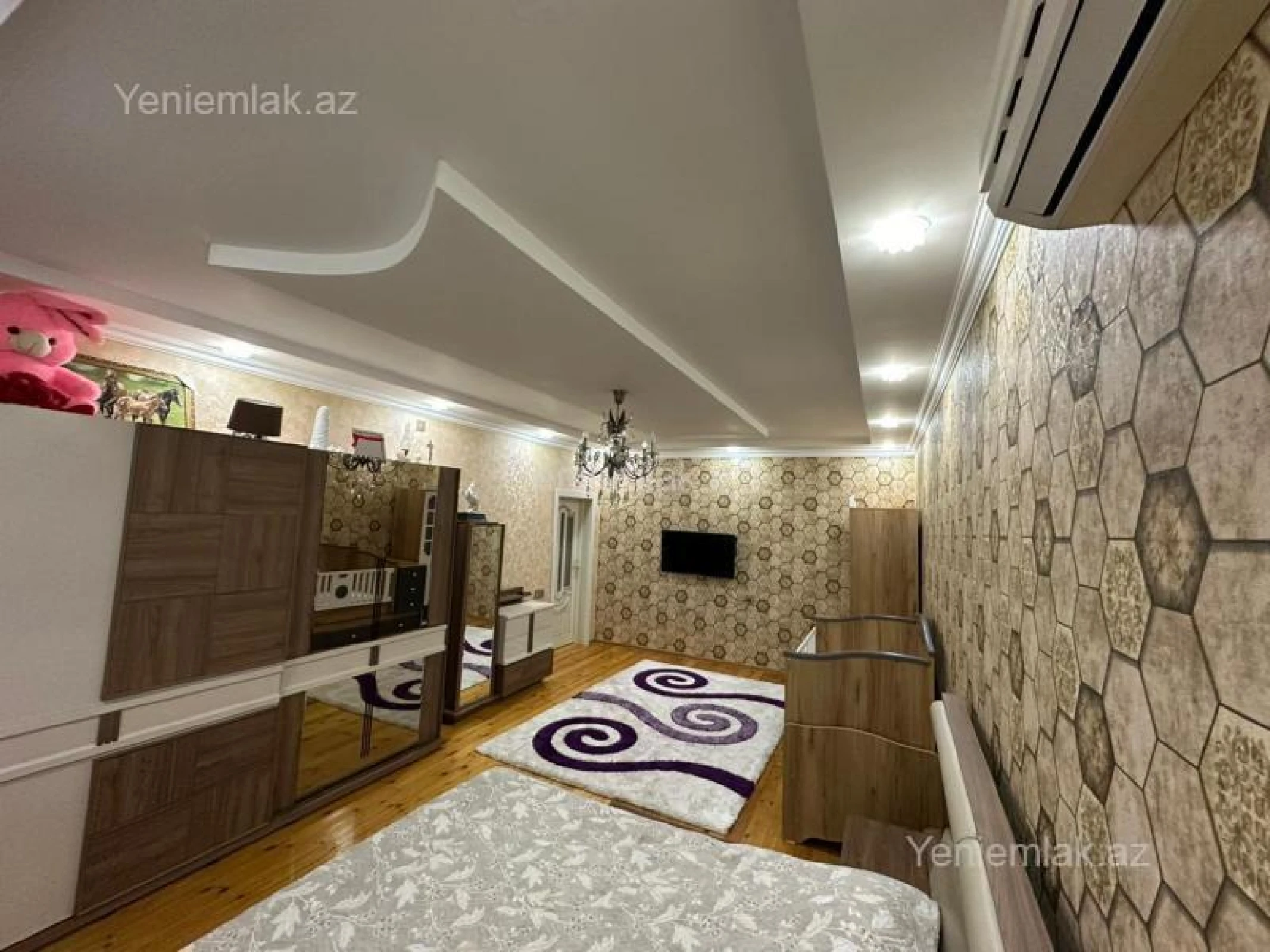 Satılır 6 otaqlı həyət evi 252 m²