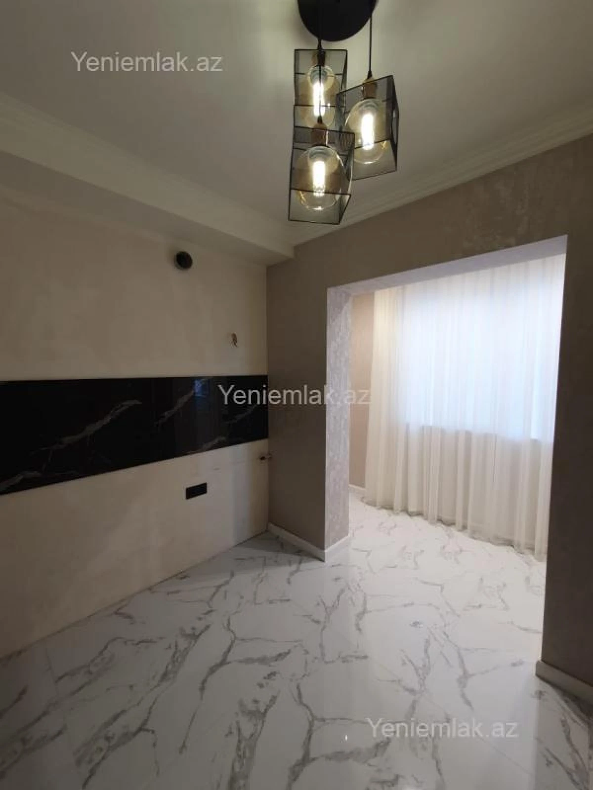 Satılır 2 otaqlı köhnə tikili 60 m²