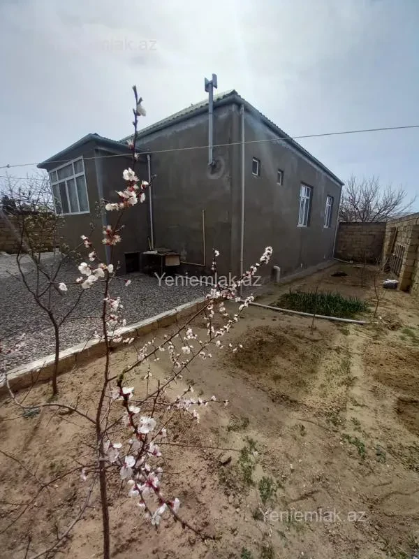 Satılır 4 otaqlı həyət evi 110 m²